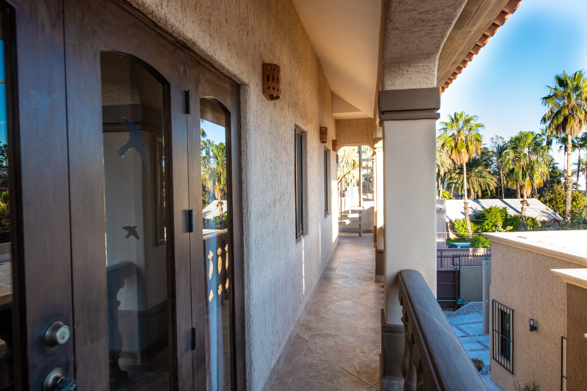 Fabulous One Level Home with Large Garage, Dipping Pool, Outdoor Kitchen and Bar Plus Guest House!
