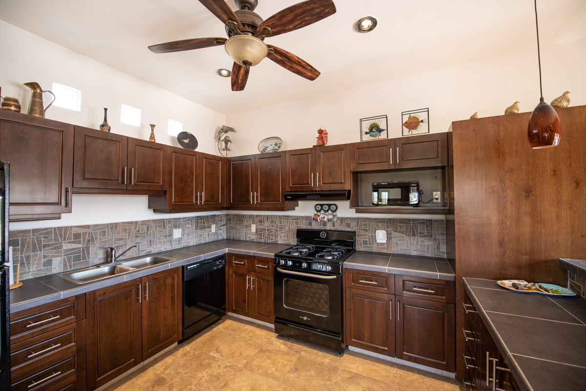 Fabulous One Level Home with Large Garage, Dipping Pool, Outdoor Kitchen and Bar Plus Guest House!