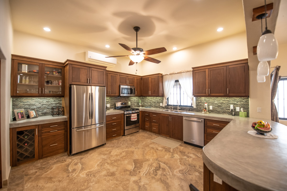Fabulous One Level Home with Large Garage, Dipping Pool, Outdoor Kitchen and Bar Plus Guest House! Kitchen
