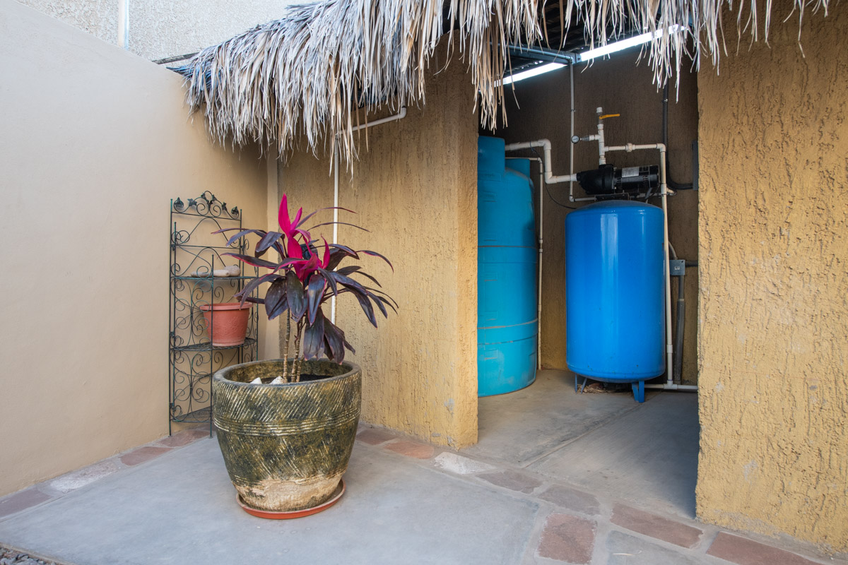 Fabulous One Level Home with Large Garage, Dipping Pool, Outdoor Kitchen and Bar Plus Guest House! Water system