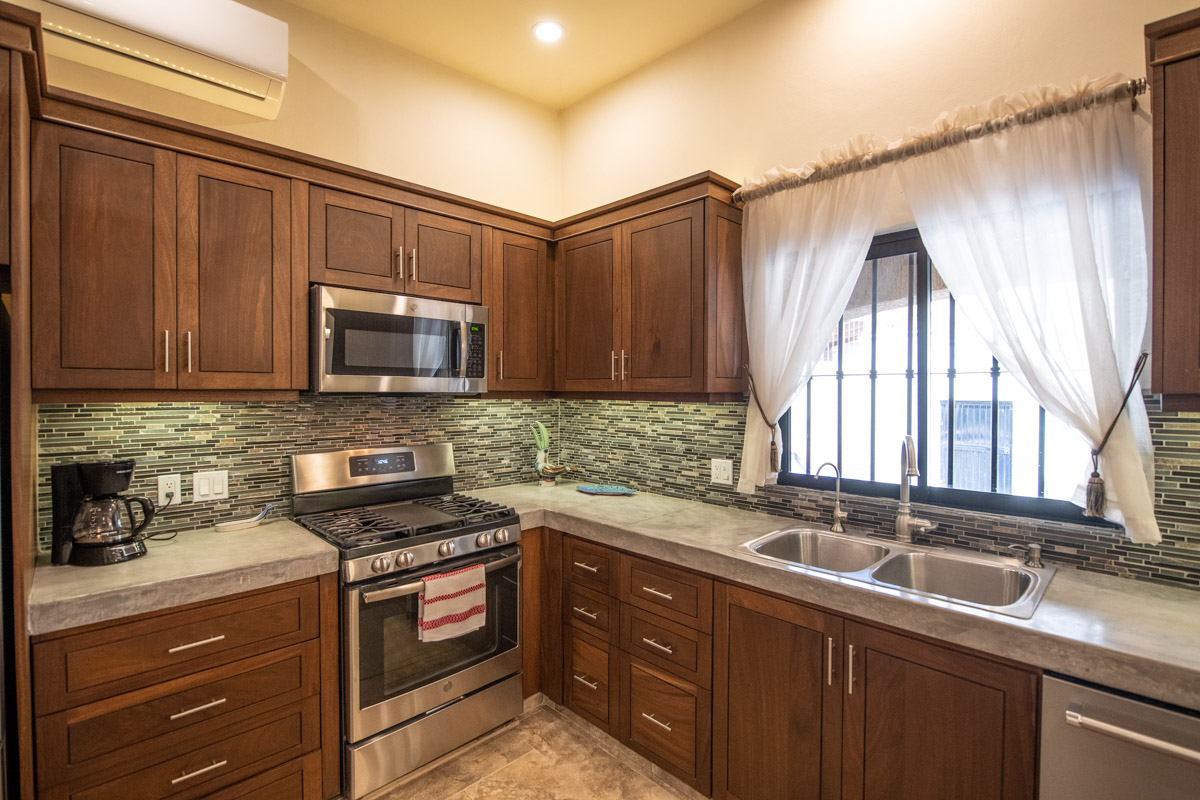 Fabulous One Level Home with Large Garage, Dipping Pool, Outdoor Kitchen and Bar Plus Guest House! kitchen close up
