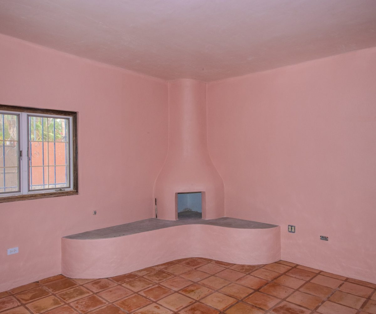 Three bedroom, 1.5 bath home on large lot, with pool, in fantastic area of Loreto.