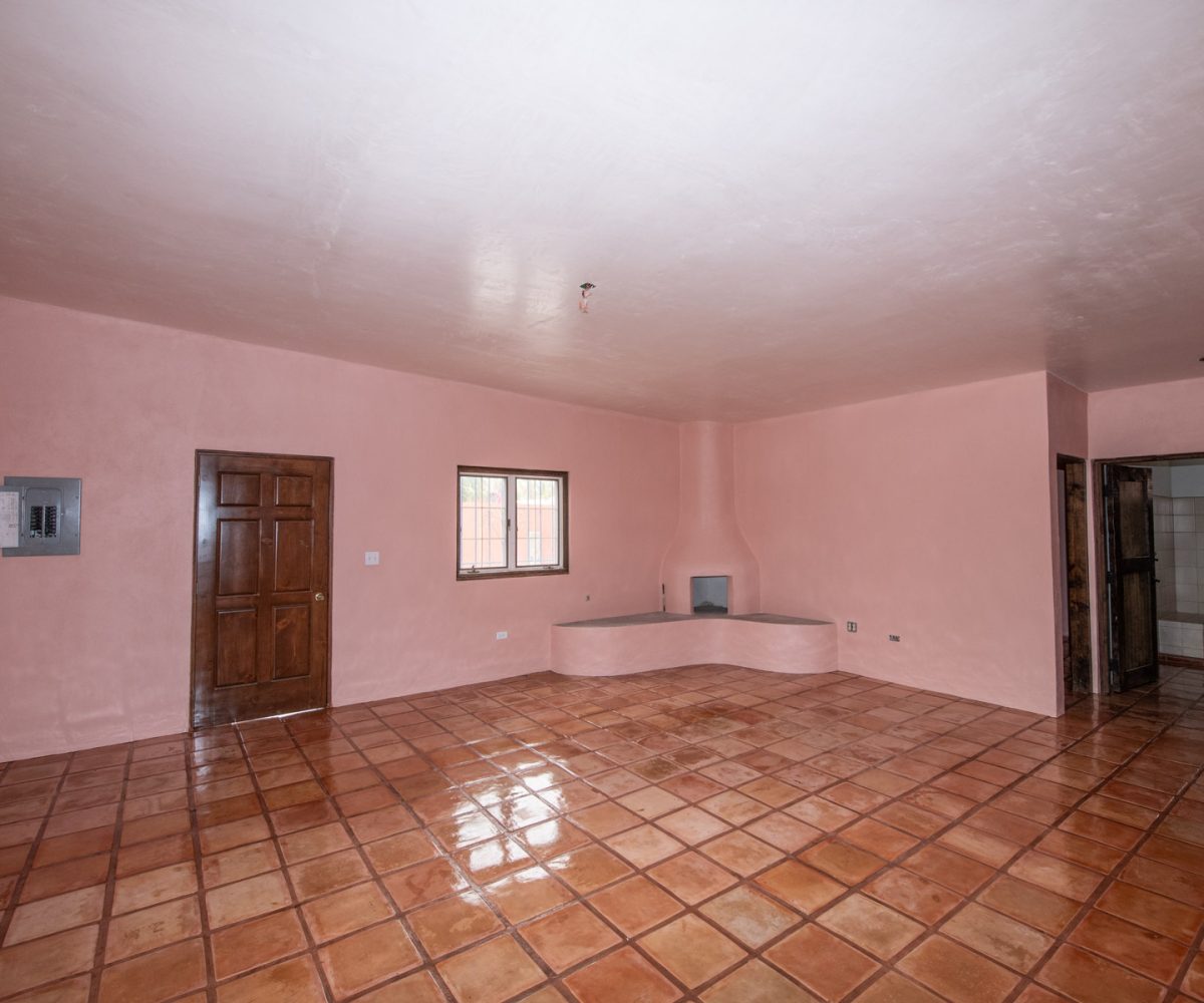 Three bedroom, 1.5 bath home on large lot, with pool, in fantastic area of Loreto.