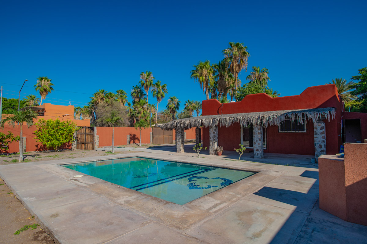 Three bedroom, 1.5 bath home on large lot, with pool, in fantastic area of Loreto.