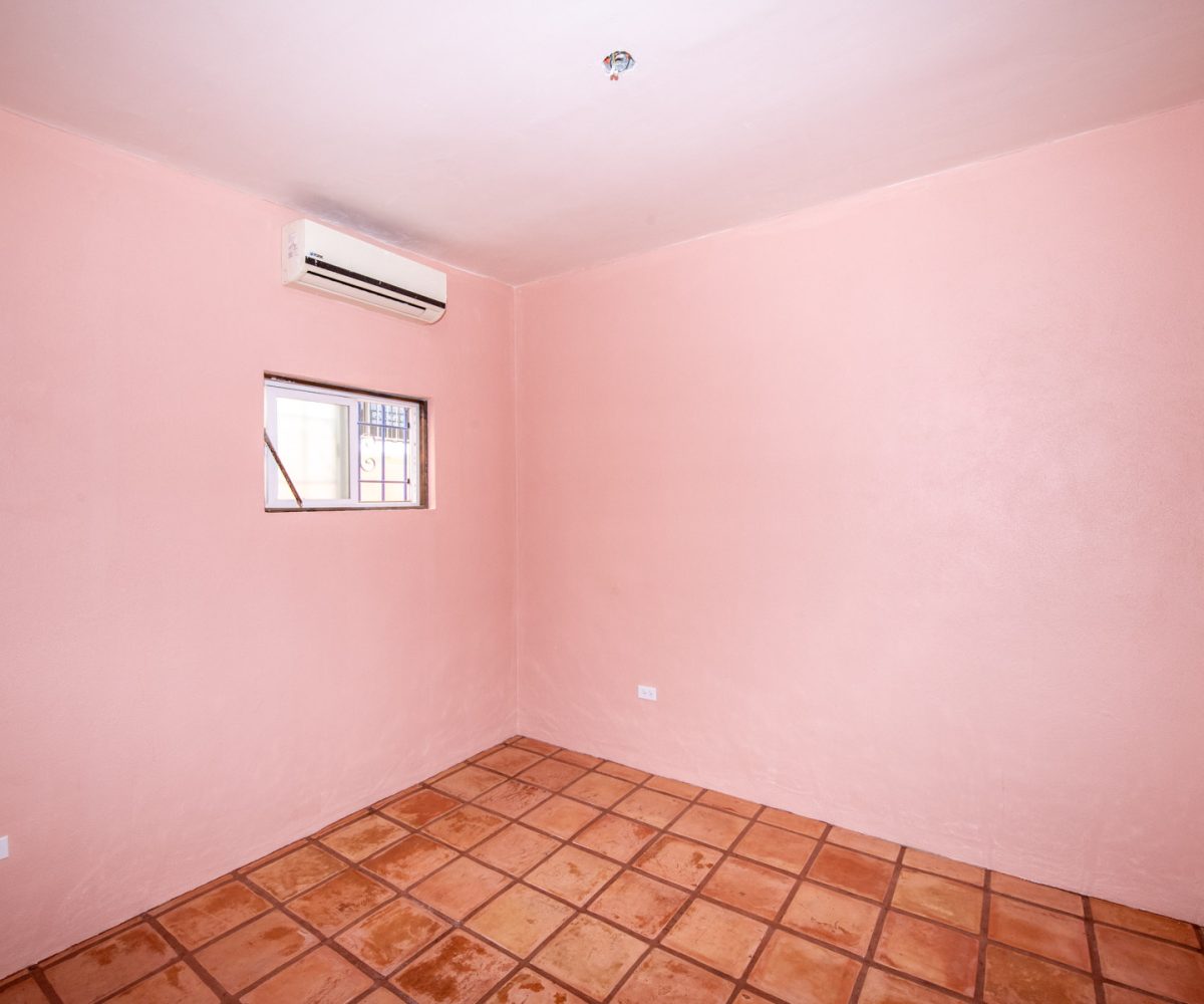 Three bedroom, 1.5 bath home on large lot, with pool, in fantastic area of Loreto.