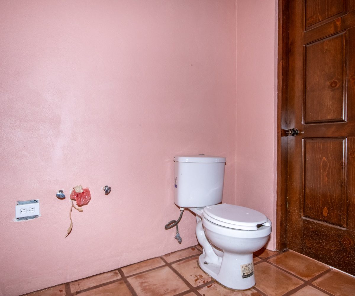 Three bedroom, 1.5 bath home on large lot, with pool, in fantastic area of Loreto.