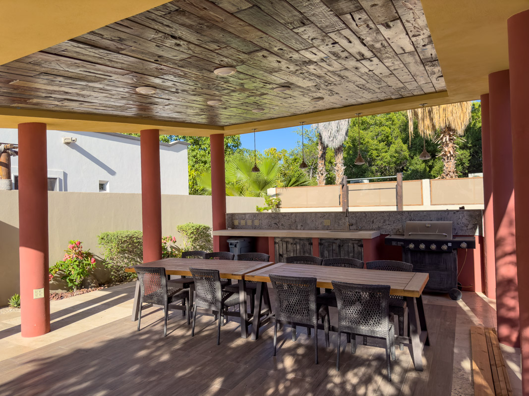 Casa Escondida Two Bed/two Bath Home With Covered Carport One Block To The Beach In Historic Loreto!