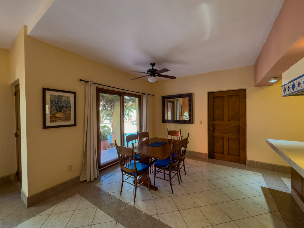 Casa Escondida Two Bed/two Bath Home With Covered Carport One Block To The Beach In Historic Loreto!