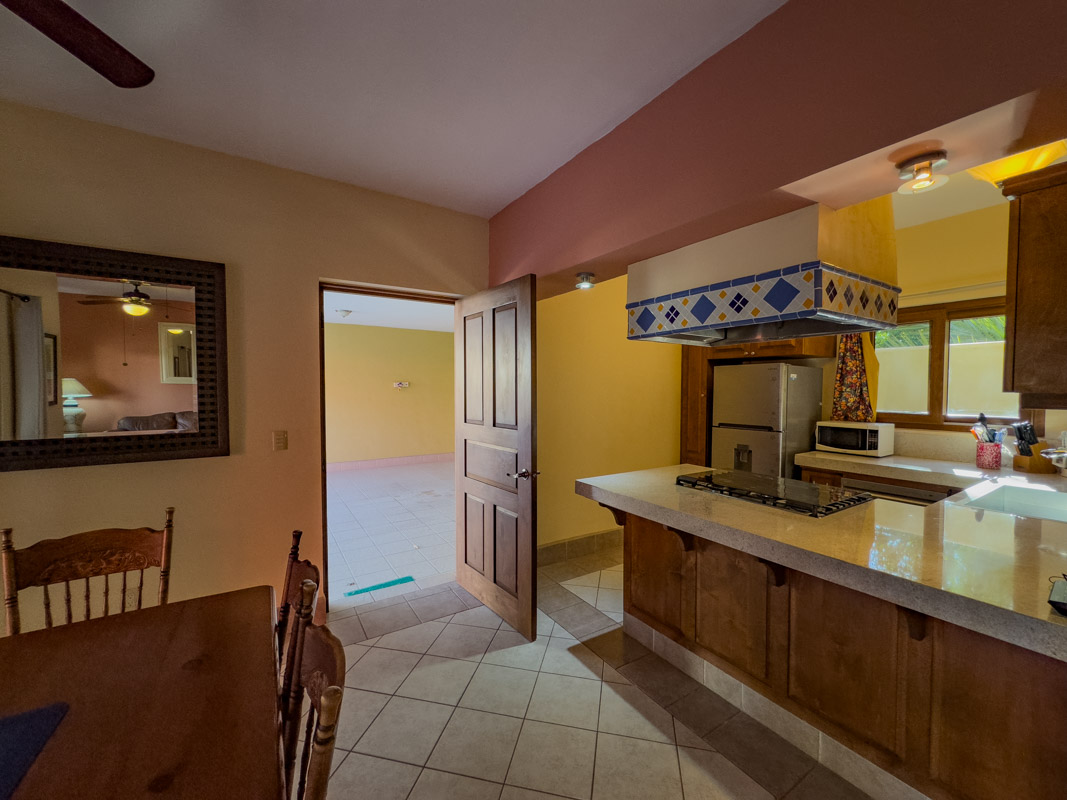 Casa Escondida Two Bed/two Bath Home With Covered Carport One Block To The Beach In Historic Loreto!