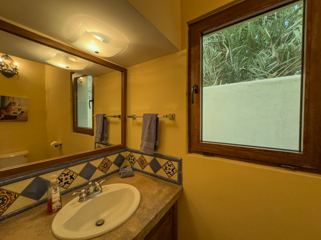 Casa Escondida Two Bed/two Bath Home With Covered Carport One Block To The Beach In Historic Loreto!