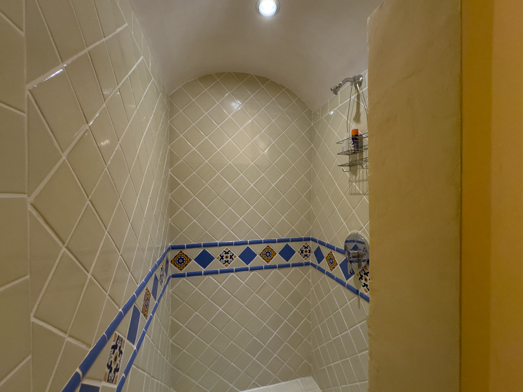 Casa Escondida Two Bed/two Bath Home With Covered Carport One Block To The Beach In Historic Loreto!