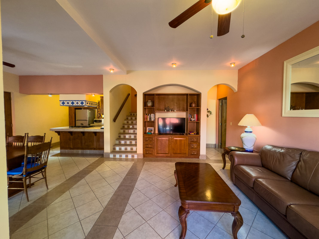 Casa Escondida Two Bed/two Bath Home With Covered Carport One Block To The Beach In Historic Loreto!