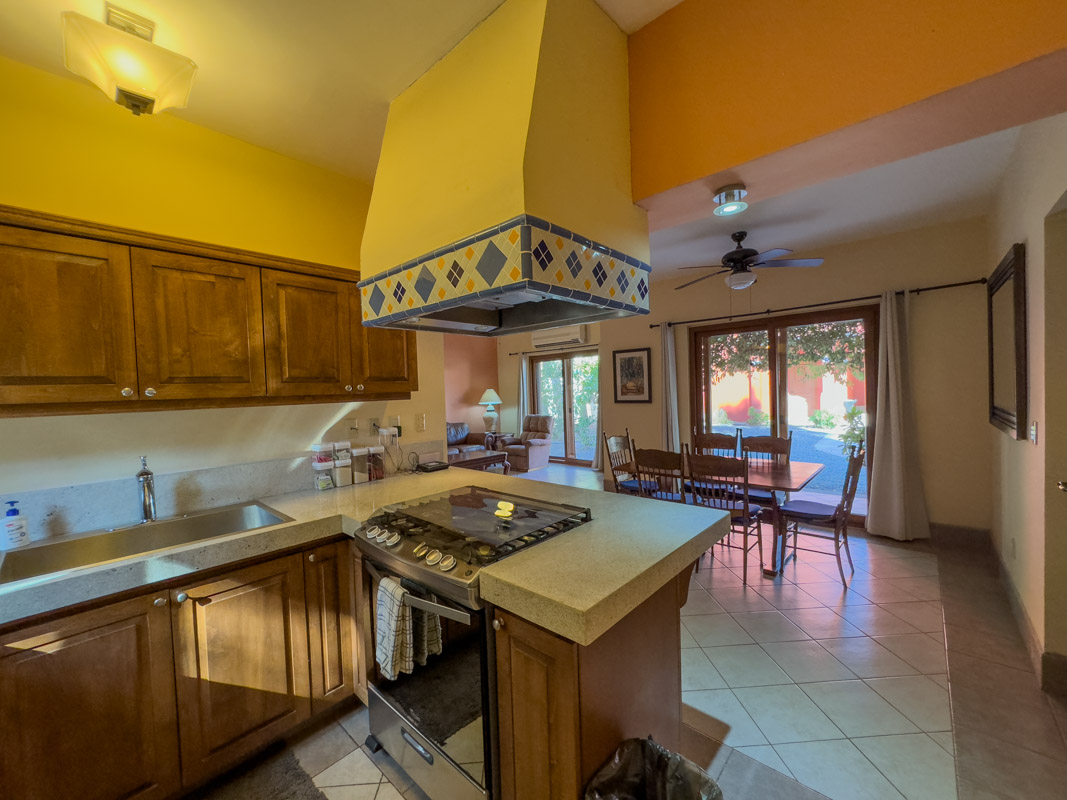 Casa Escondida Two Bed/two Bath Home With Covered Carport One Block To The Beach In Historic Loreto!