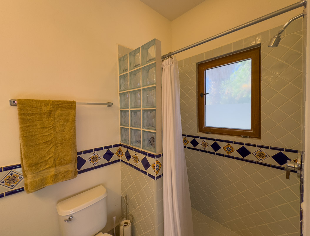 Casa Escondida Two Bed/two Bath Home With Covered Carport One Block To The Beach In Historic Loreto!