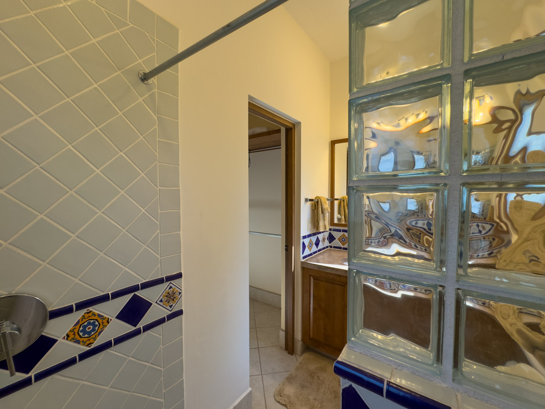 Casa Escondida Two Bed/two Bath Home With Covered Carport One Block To The Beach In Historic Loreto!