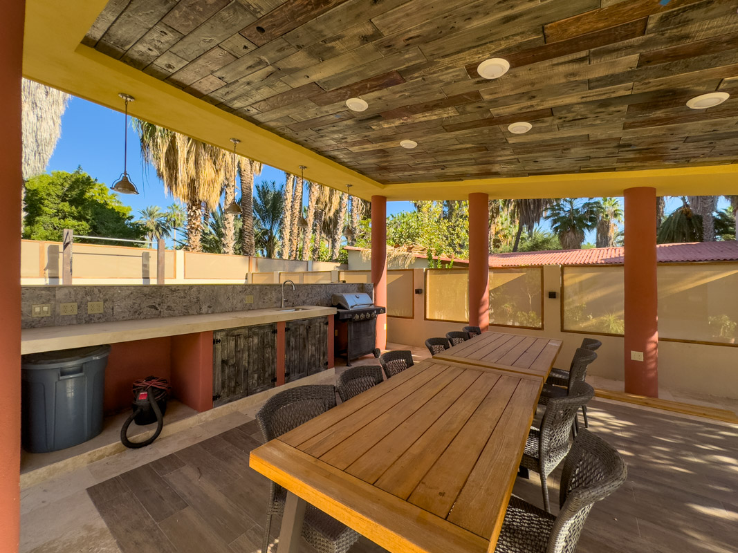 Casa Escondida Two Bed/two Bath Home With Covered Carport One Block To The Beach In Historic Loreto! Casa Escondidas BBQ.