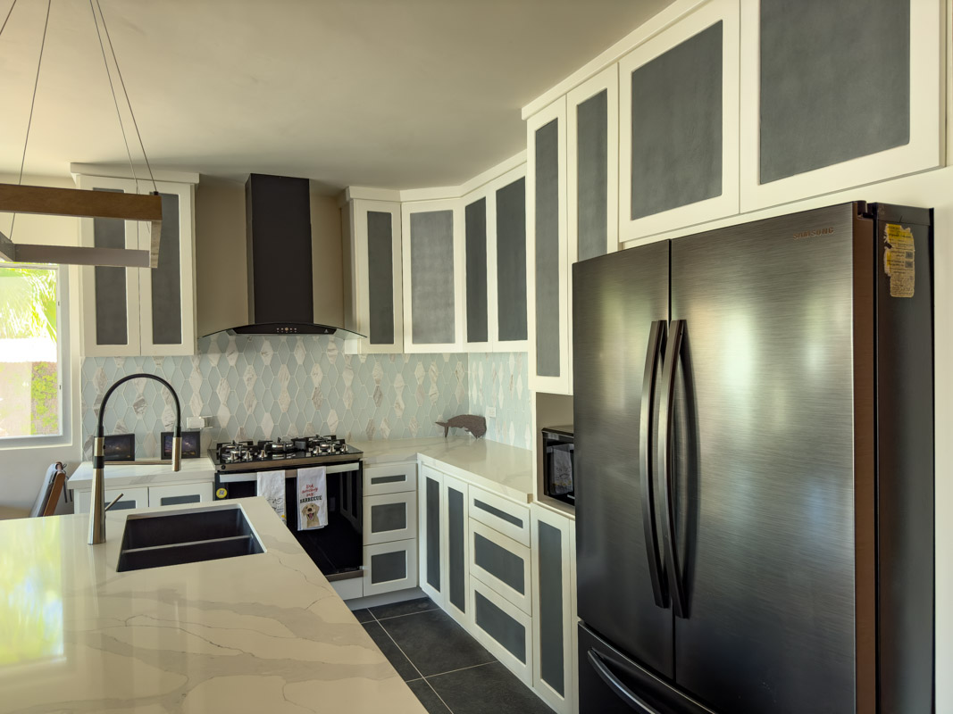 Kitchen with new appliances (1)