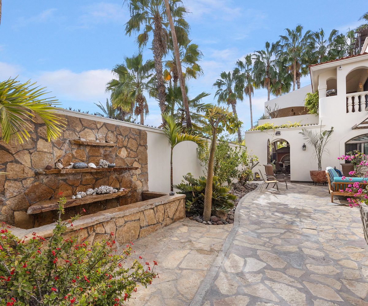 Four bedroom four bath home with private pool in the heart of Loreto