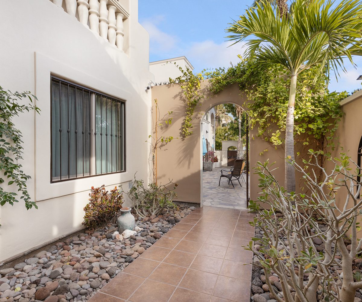 Four bedroom four bath home with private pool in the heart of Loreto