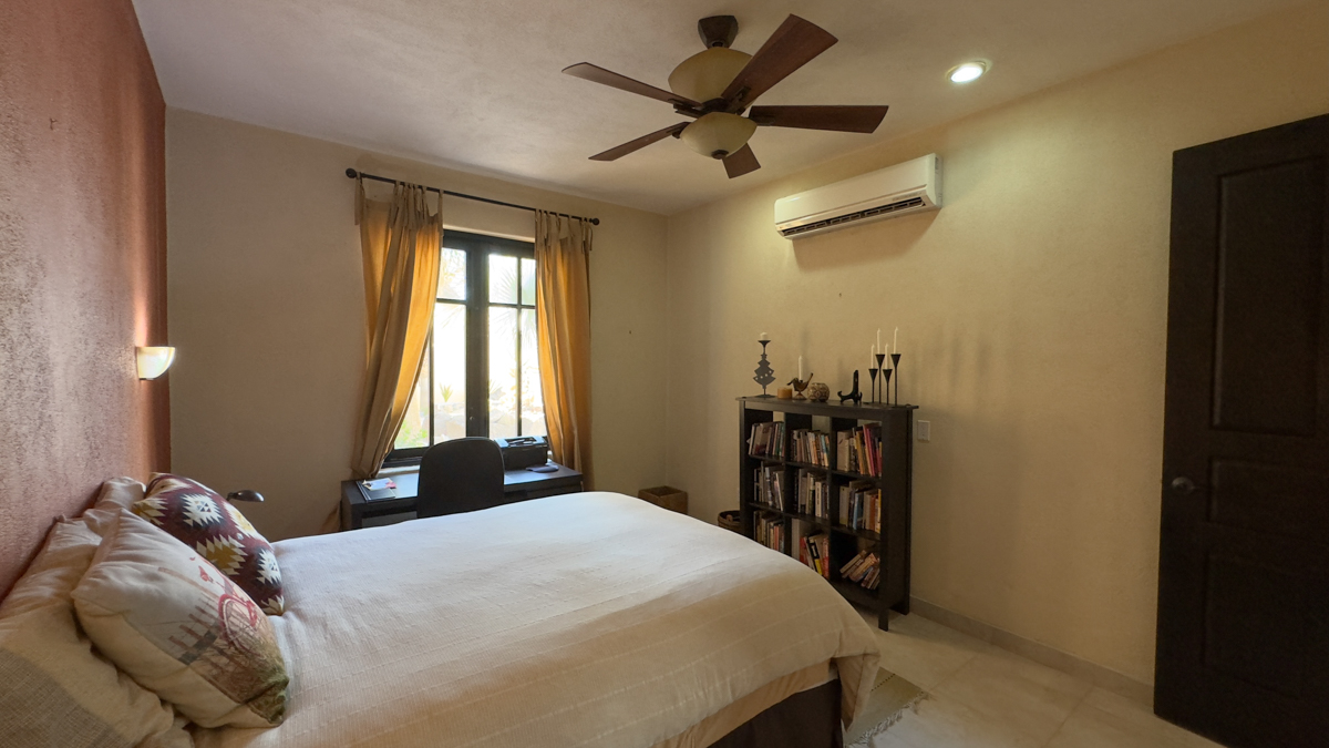 AV255 downstairs bdrm