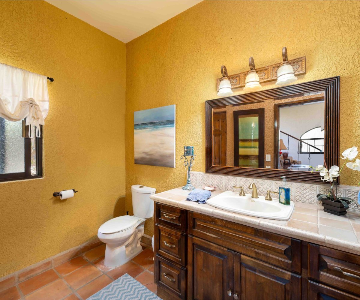 Casa Familia Half bath
