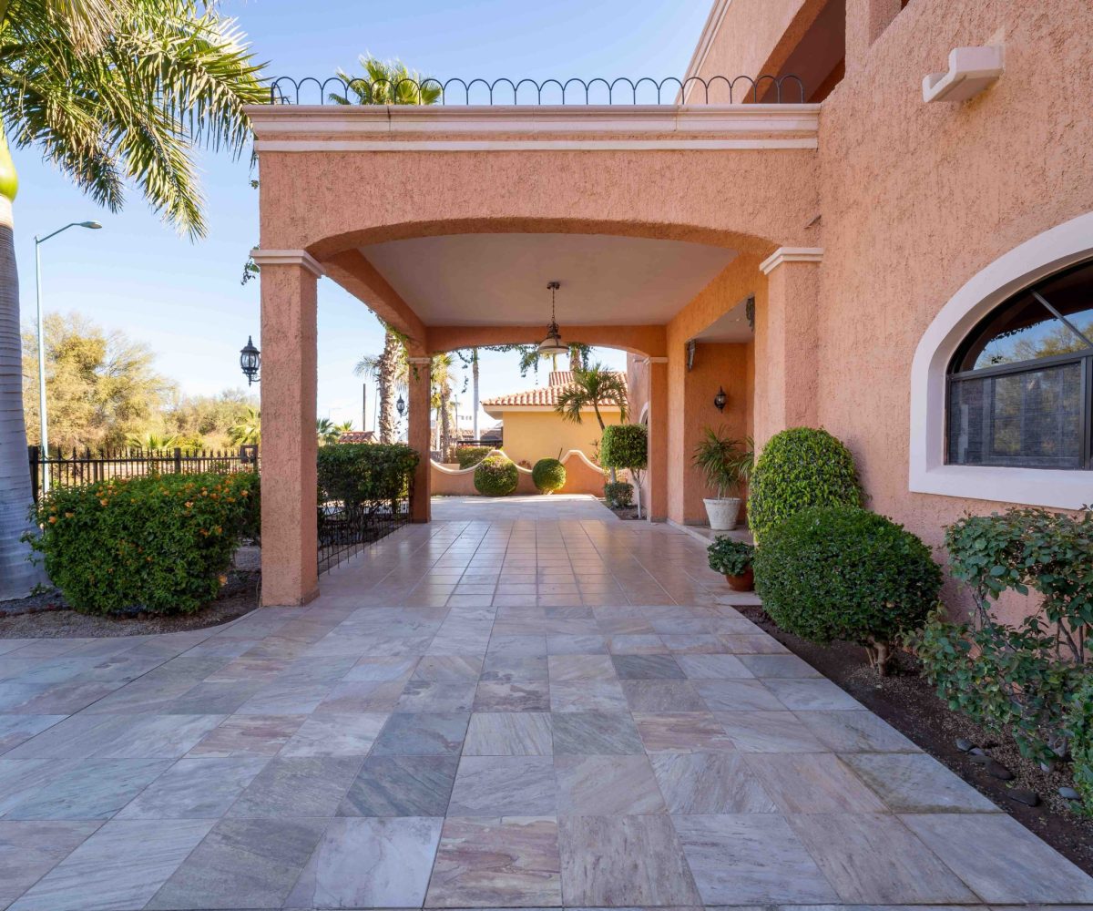 Casa Familia covered driveway