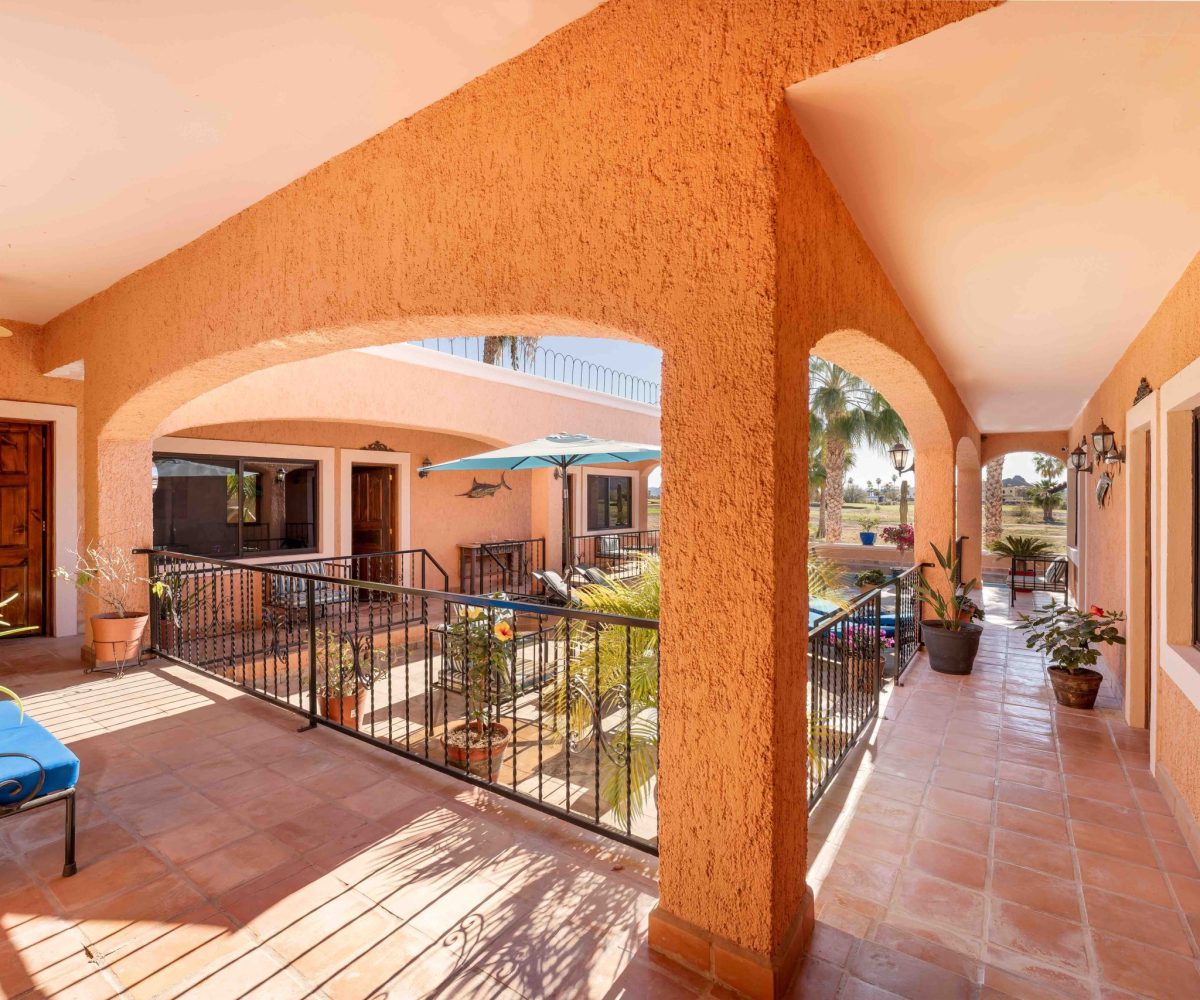 Casa Familia covered terrace