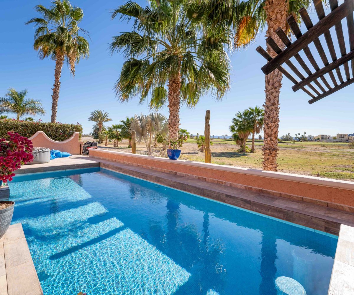 Casa familia pool 1