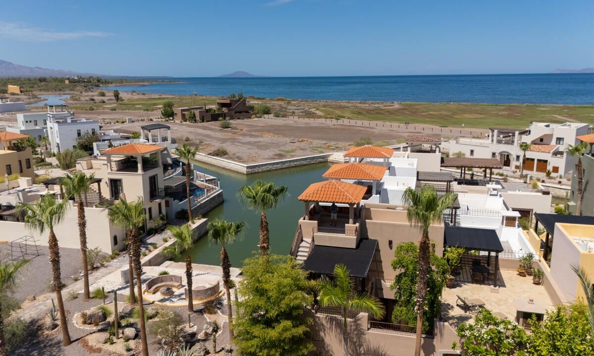 AV34 beautiful Casa Encantada with Fantastic Sea of Cortez Views in Loreto Bay