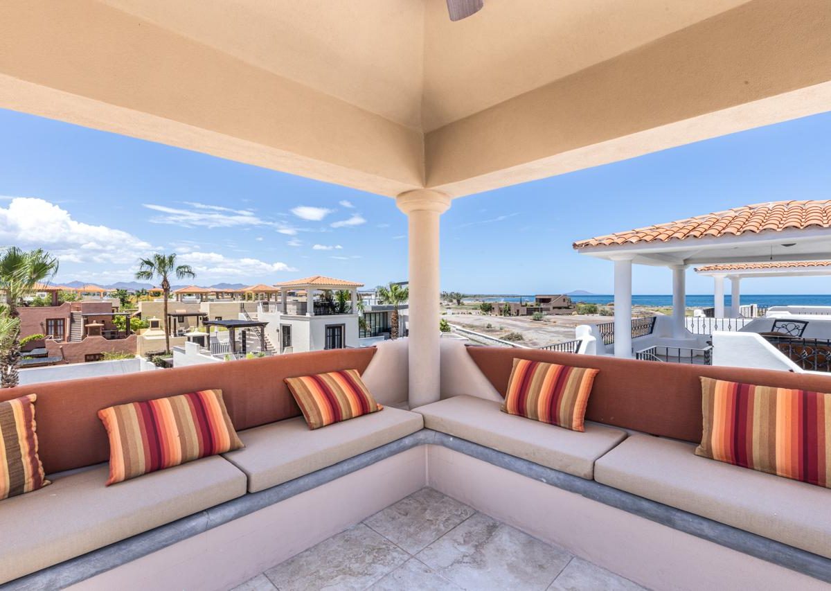 AV34 beautiful Casa Encantada with Fantastic Sea of Cortez Views in Loreto Bay