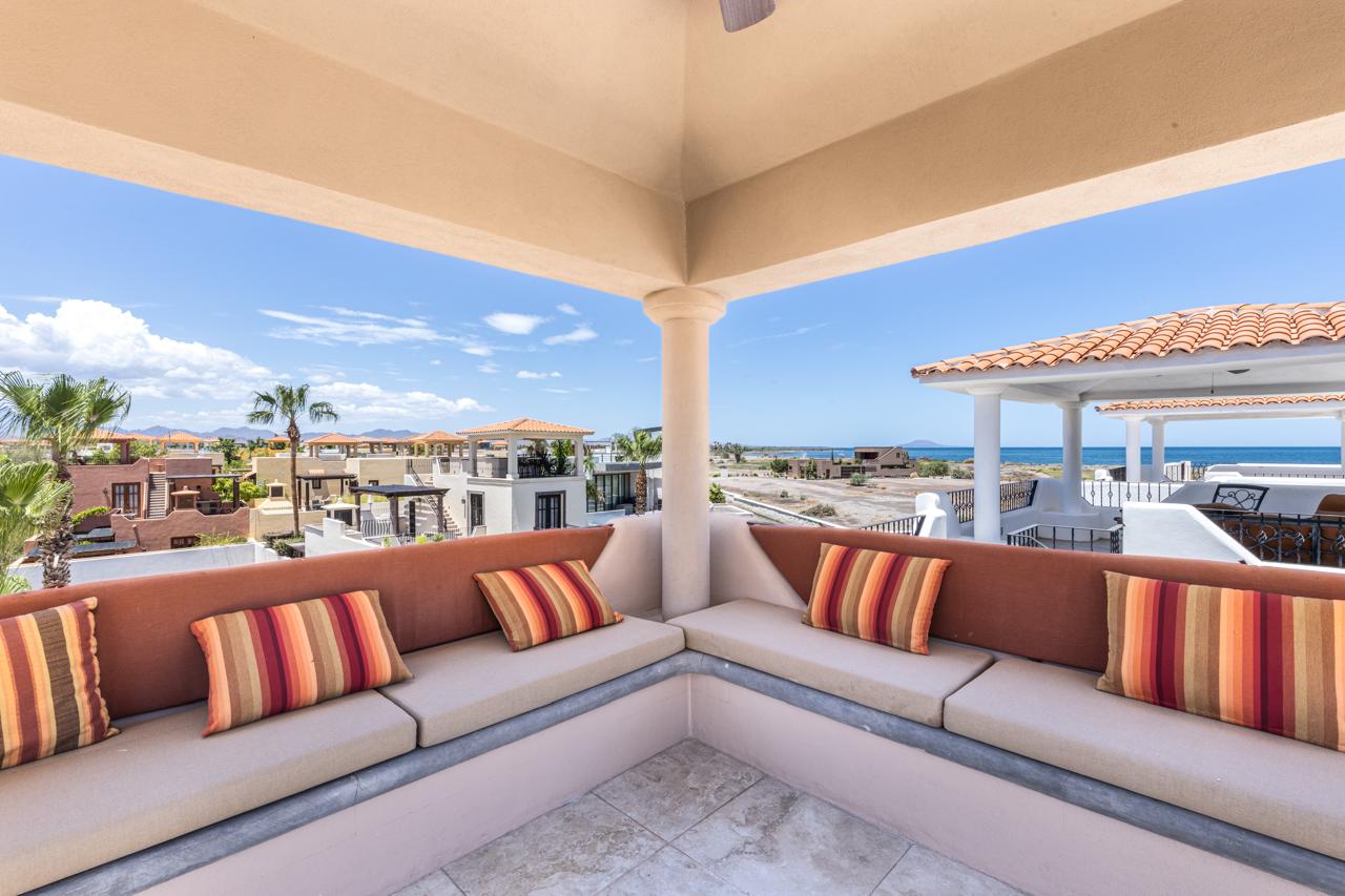 AV34 beautiful Casa Encantada with Fantastic Sea of Cortez Views in Loreto Bay