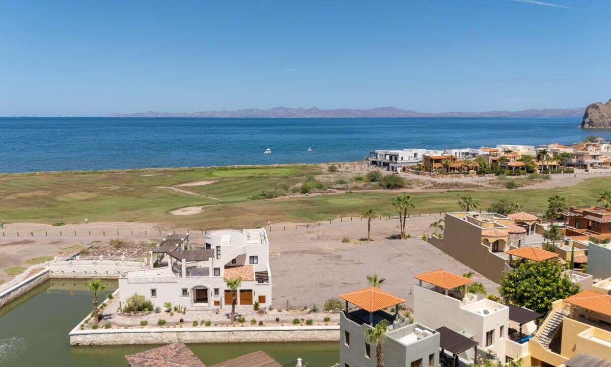 AV34 beautiful Casa Encantada with Fantastic Sea of Cortez Views in Loreto Bay