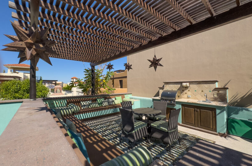 Second story terrace with BBQ 818x540 Second story terrace with BBQ 818x540