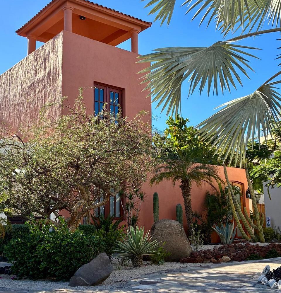 AV162 Stunning Casa Nueva Chica