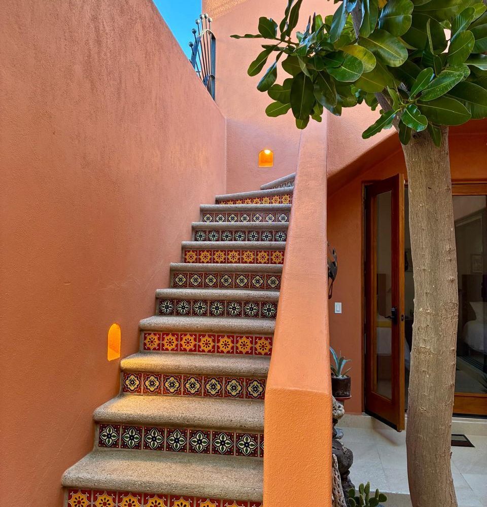 AV162 stairs to second level