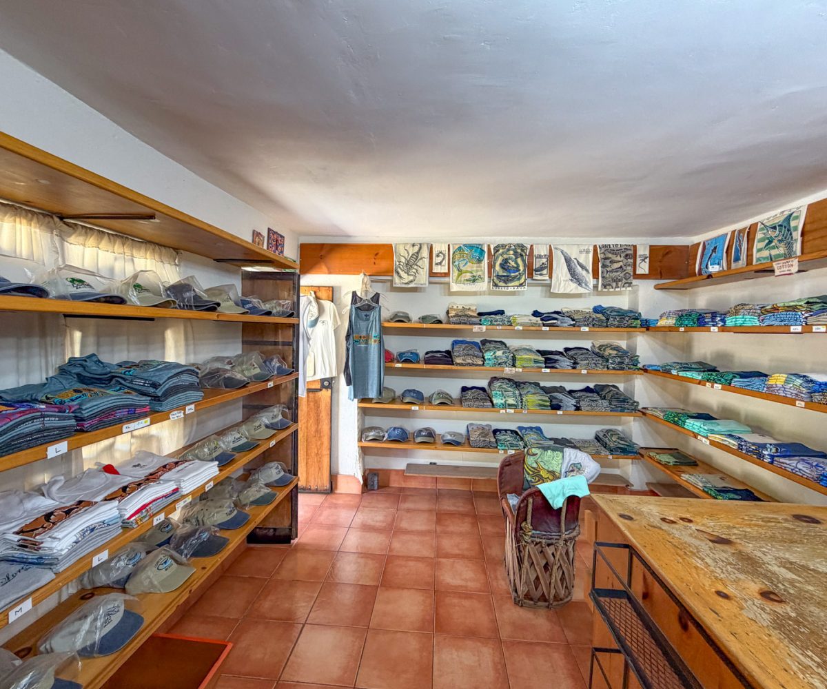 Alacron gift shop first room