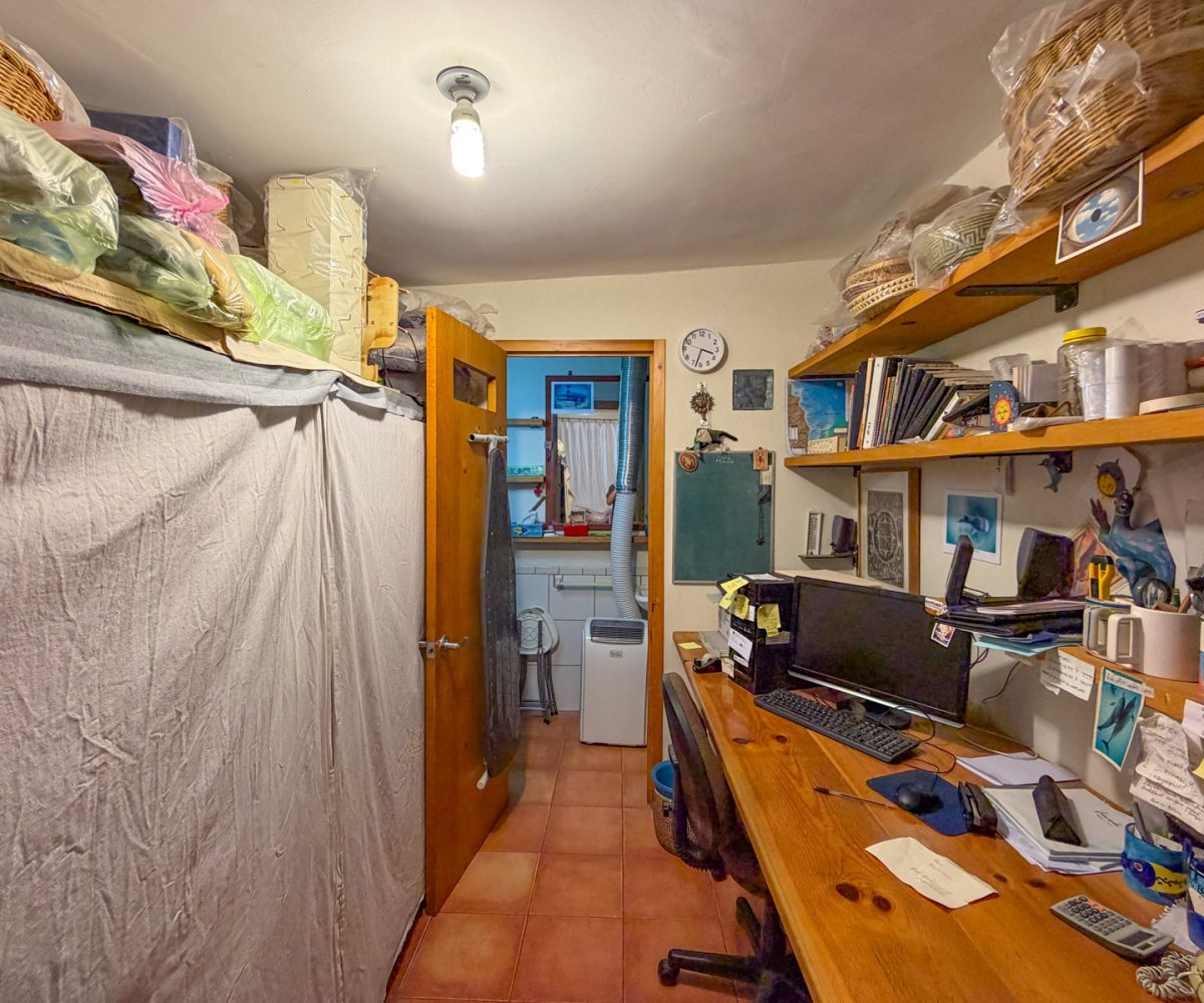 Office and bathroom in Gallery